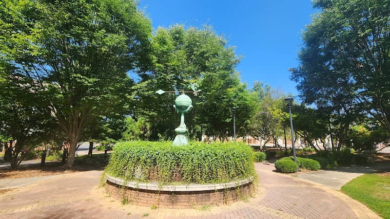 Hardin Garden - Image 1
