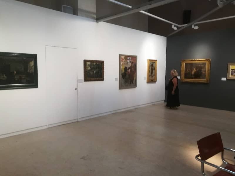 Newport Museum and Art Gallery - Image 1