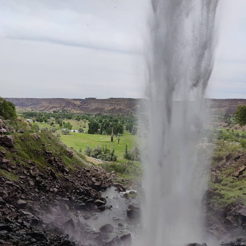 Perrine Coulee Waterfall Trailhead - Image 2