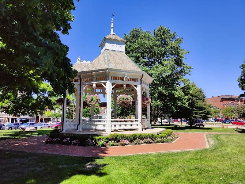 Chardon Square - Image 1