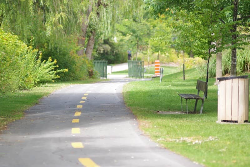 Parc de la rivière Saint-Jacques à Brossard - Image 1