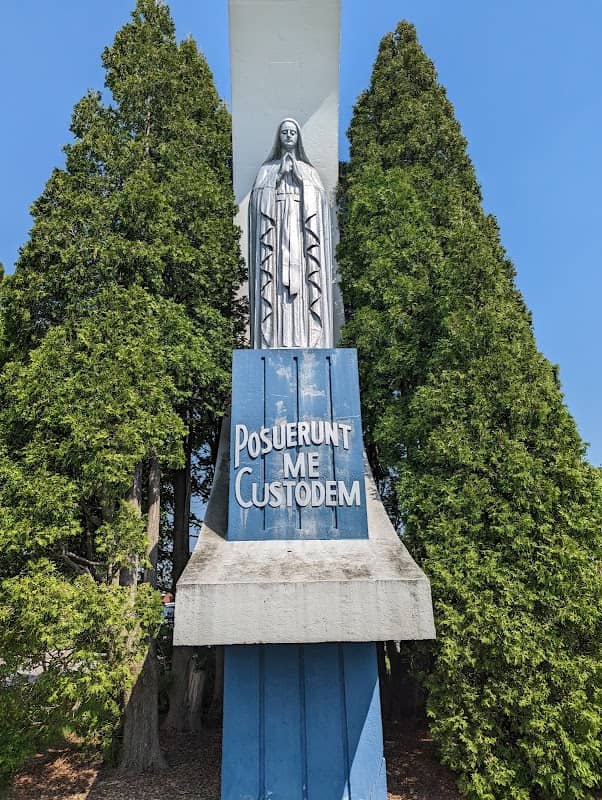 Statue - Image 3
