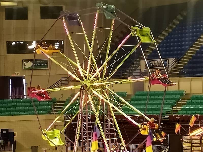 R & D Amusements - Image 1