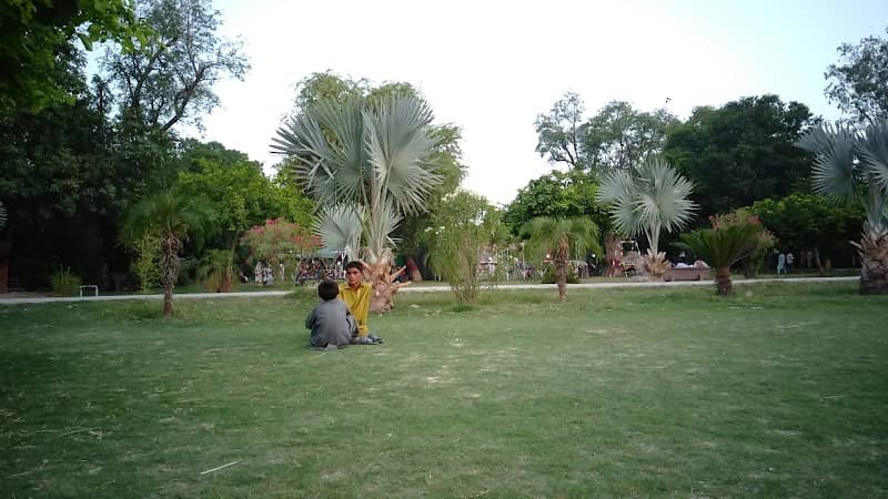 Fakhar-e-Jahan Park - Image 2