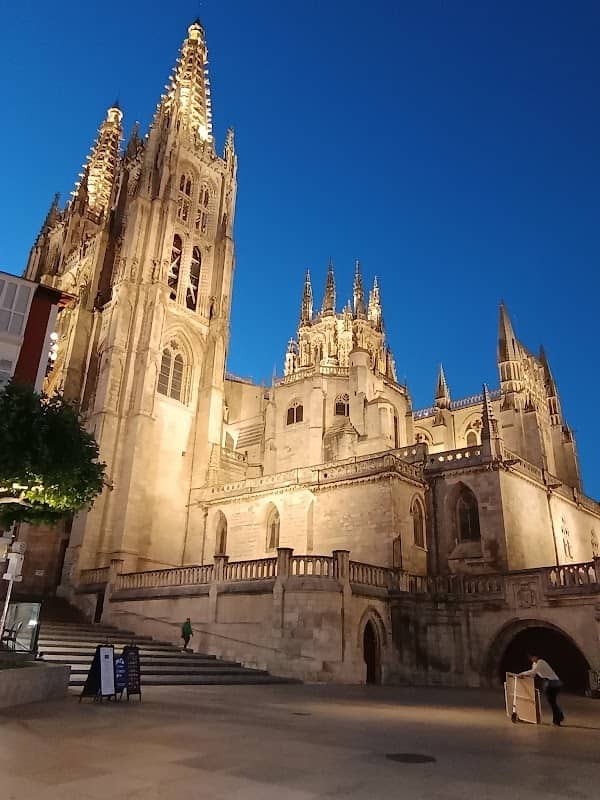 Plaza del Rey - Image 1