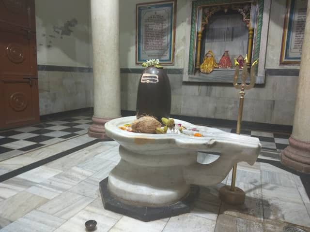 Shiv Temple piplani road - Image 1