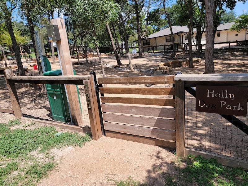 Holly Dog Park - Image 1