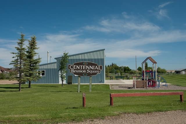 Centennial Reunion Square - Image 1