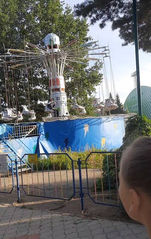 Park Attraktsionov - Image 1