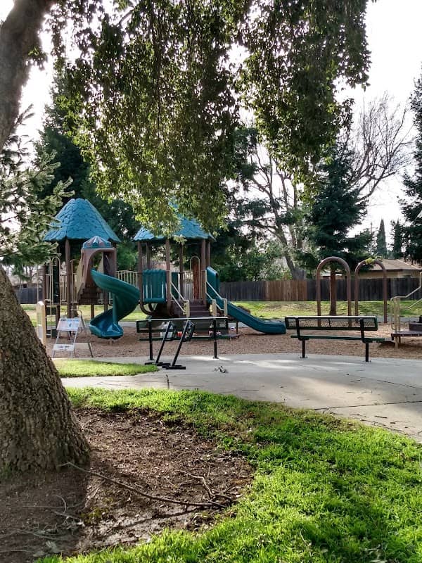 Holly Tree Park - Image 3