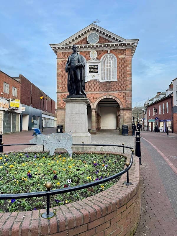 Sir Robert Peel Statue - Image 2