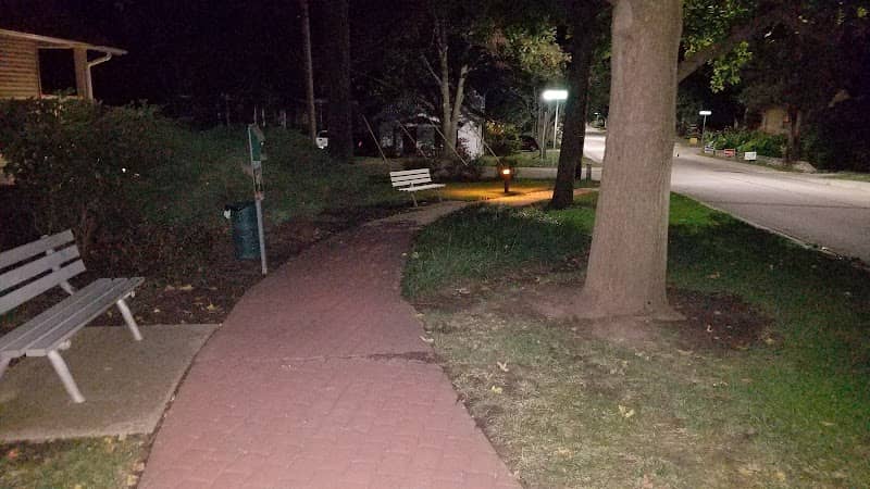 Small Park - Image 1