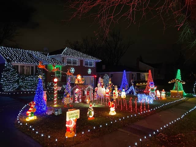 Fillipp Family Exterior Illuminations - Image 2