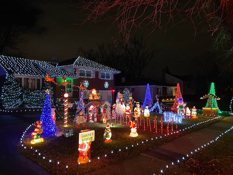 Fillipp Family Exterior Illuminations - Image 2