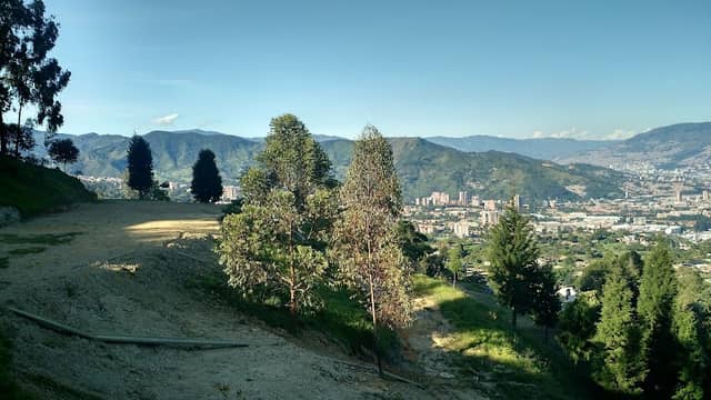 Pista de Aeromodelismo Gavilanes - Image 1