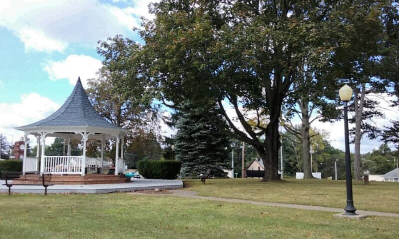 Brimfield Township Town Green Park - Image 1