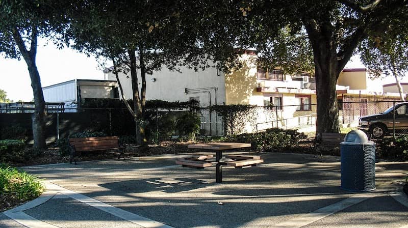 Oak Tree Square Park - Image 1