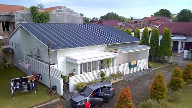 RUMAH EYANG UTI DAN AKUNG - Image 1