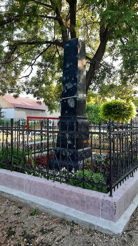 Szikszay–Mansbart-emlékmű - Image 1