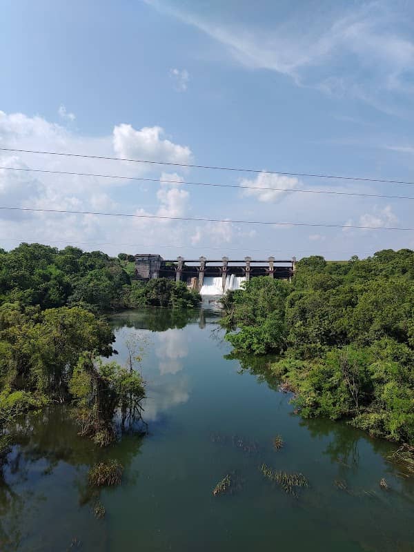 Lunugamvehera Dam View Point - Image 1