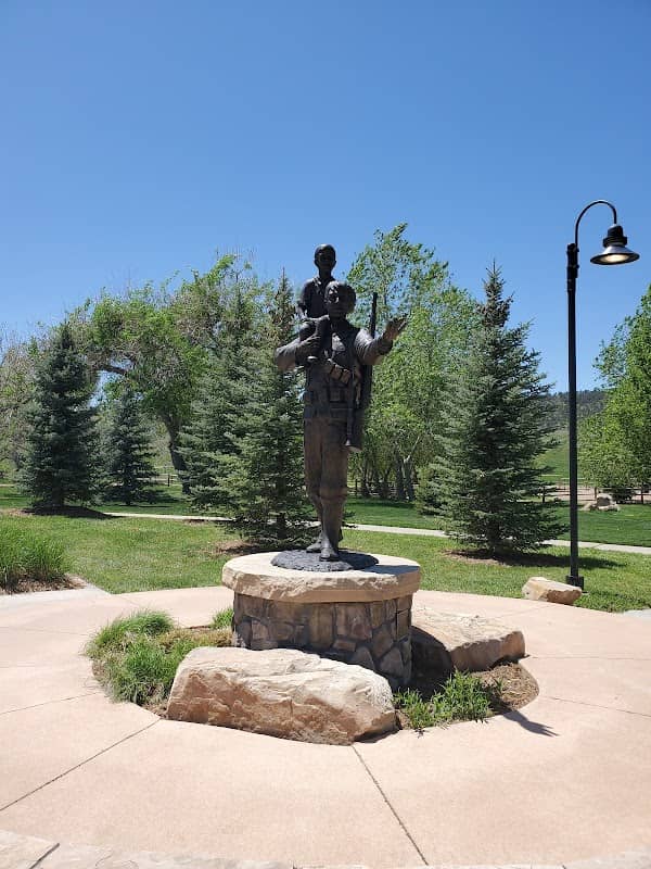 Veterans Plaza - Image 2