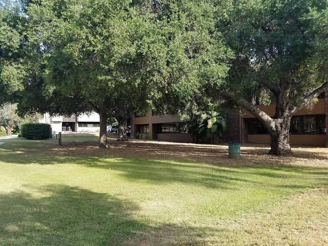 Three Oak Park - Image 2