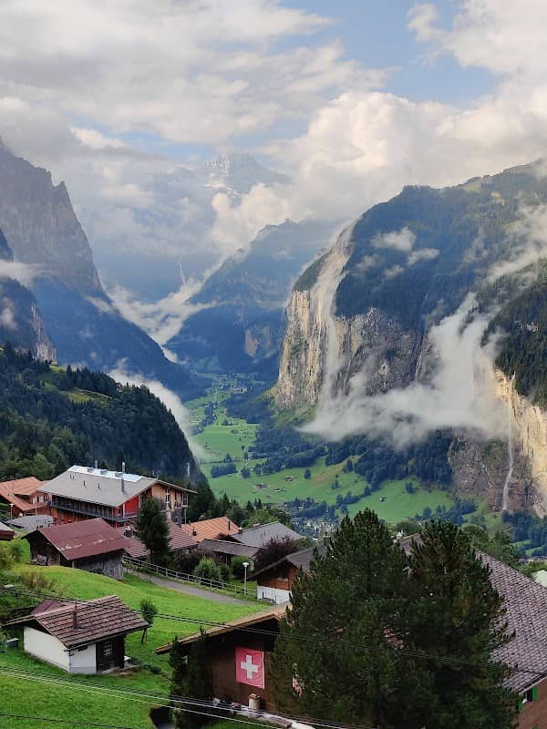 Wengen scenic viewpoint - Image 3