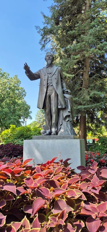 Van Raalte Statue - Image 1