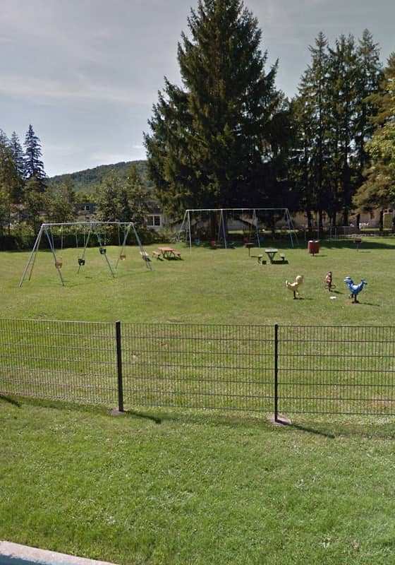Jan Hamilton Park - Image 2