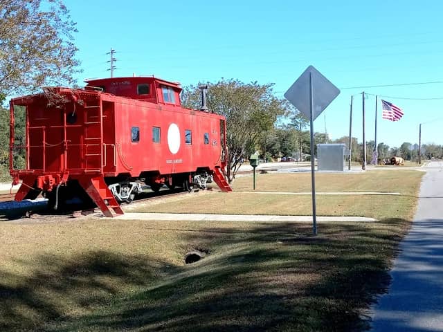 Daisy Georgia Caboose - Image 1