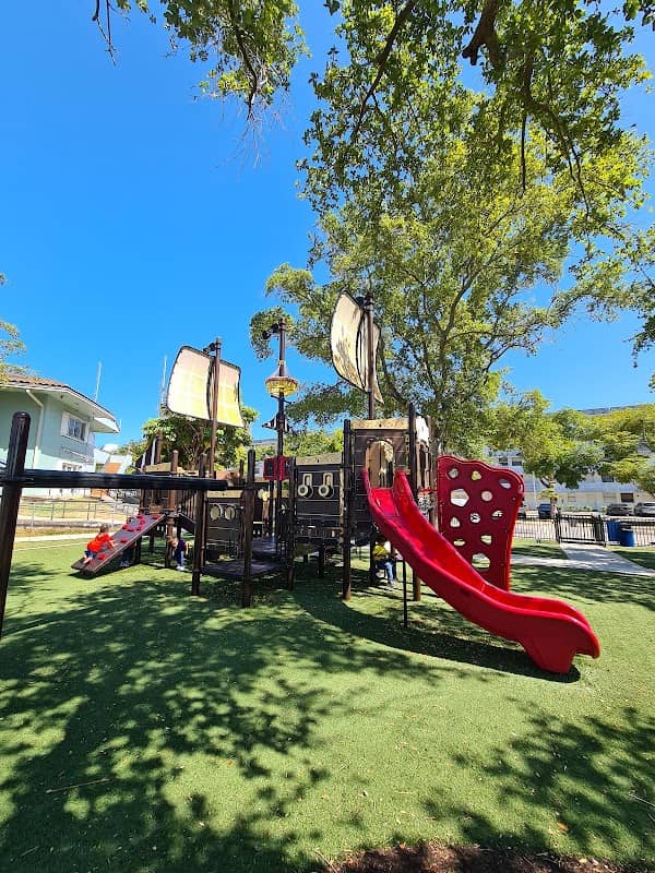 Town park - Image 1