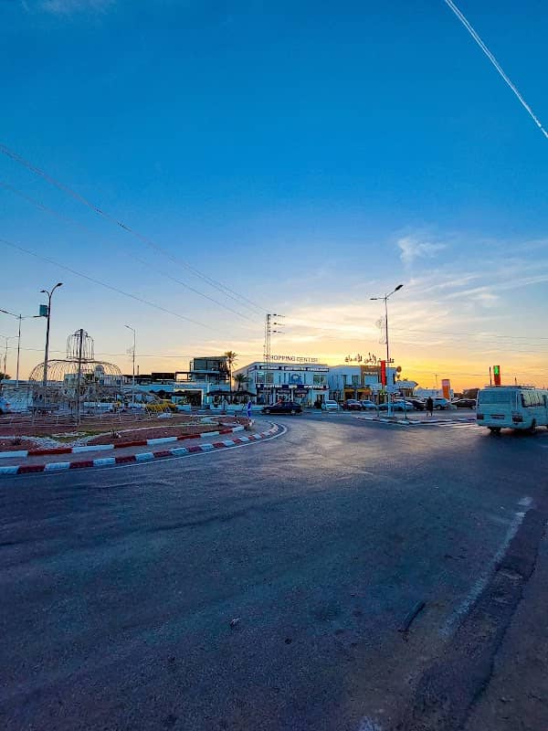 Rond point Pistache.جزيره الحاكم - Image 1