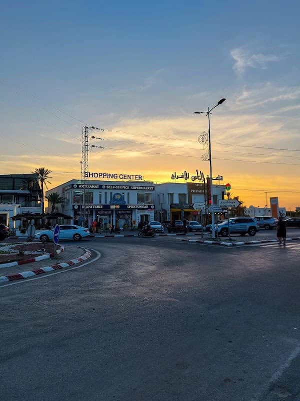 Rond point Pistache.جزيره الحاكم - Image 2