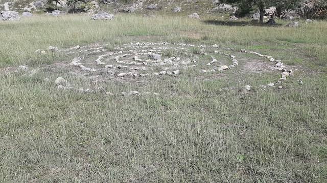 Meditation maze - Image 2