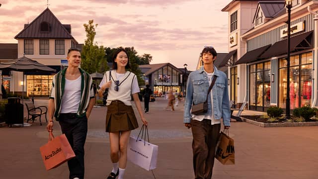 Woodbury Common Premium Outlets - Image 1