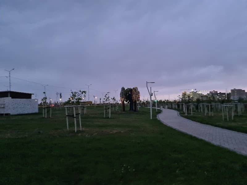 Shymkent city park - Image 1