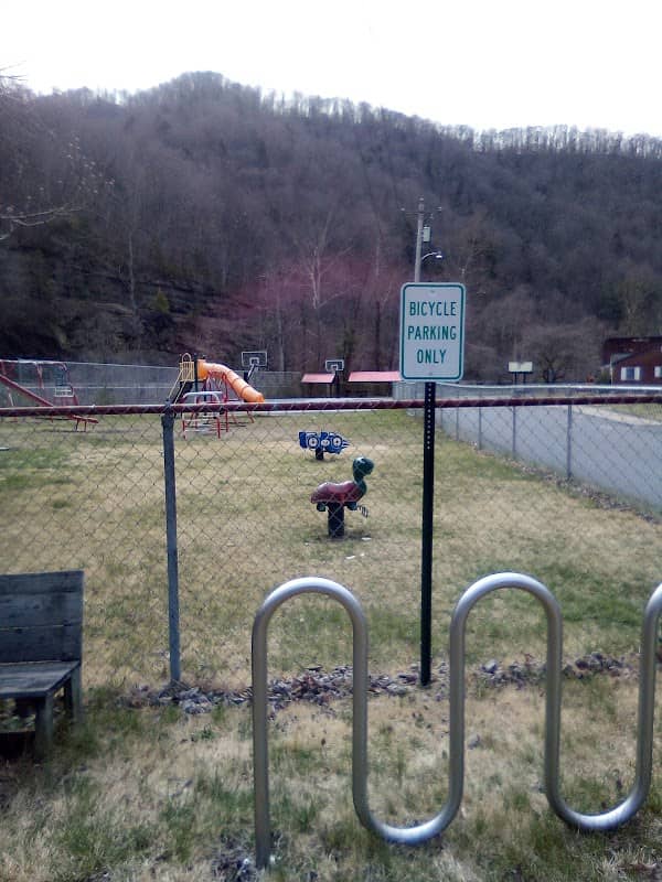Bright Bridge Park - Image 1