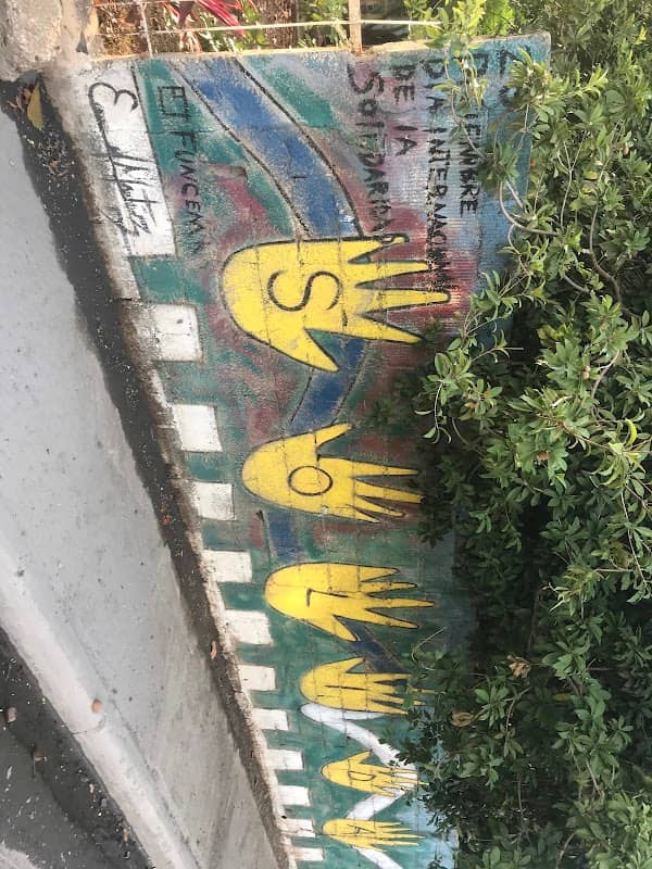 Mural del día internacional de la solidaridad - Image 1