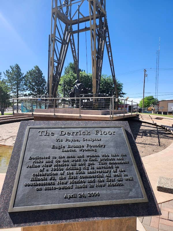 Derrick Floor Sculpture - Image 1