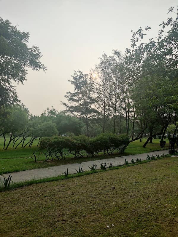 Center Park - Image 1