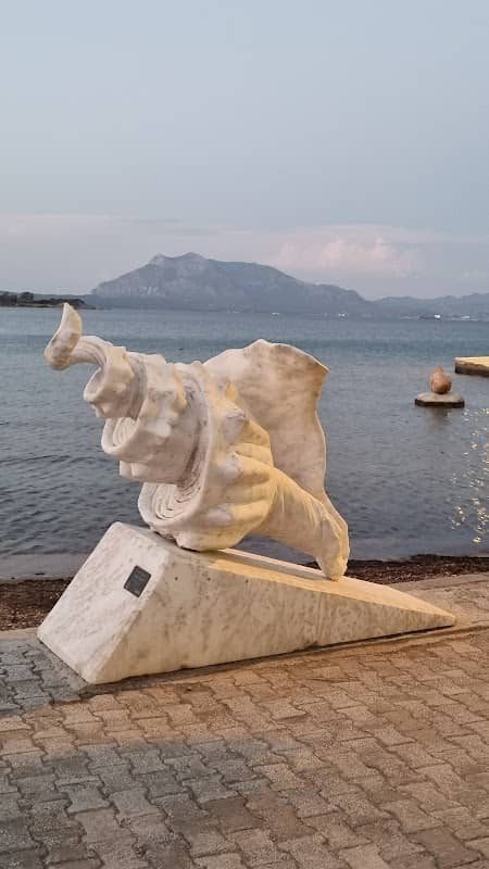 Seashell statue - Image 2