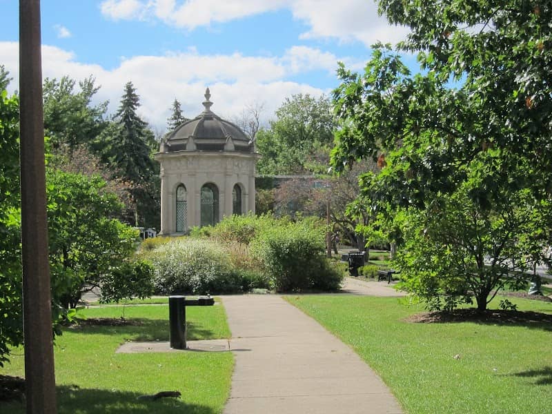 Glos Memorial Park - Image 1