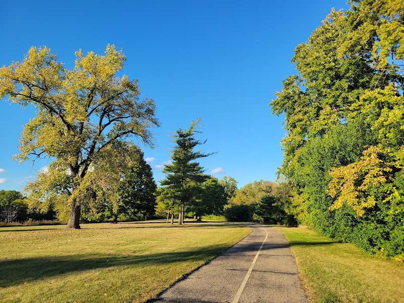 South Island Park - Image 1