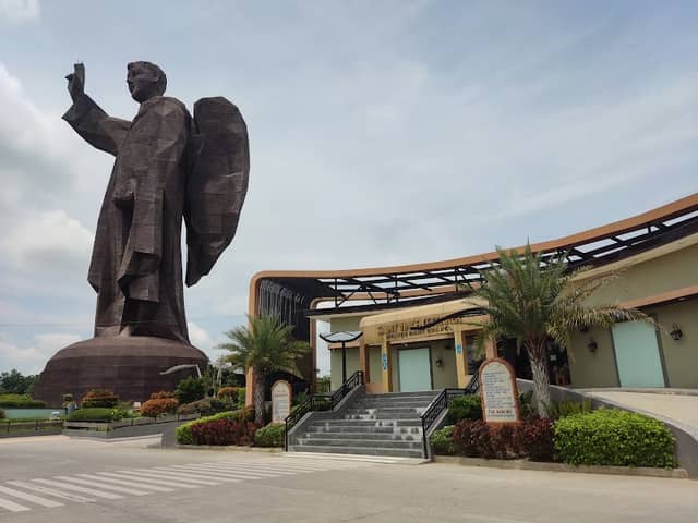 Saint Vincent ferrer prayer park - Image 1
