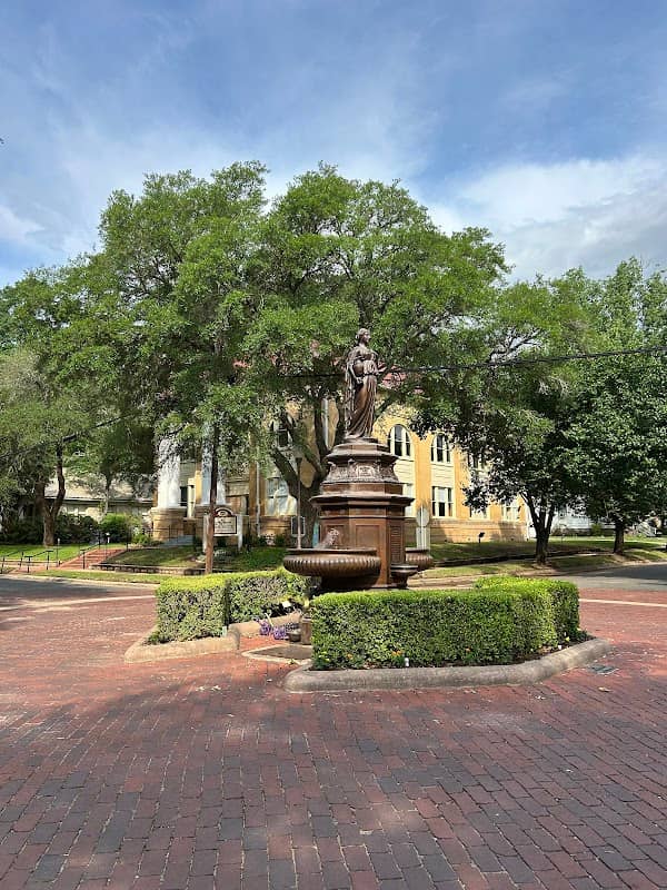 Water fountain - Image 1