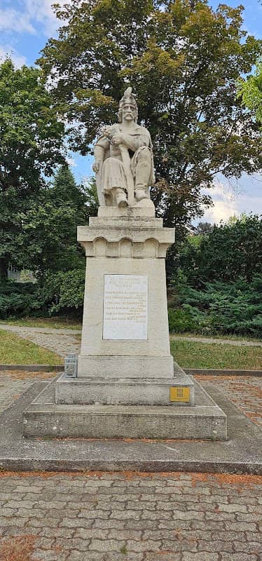 World War I monument - Image 1