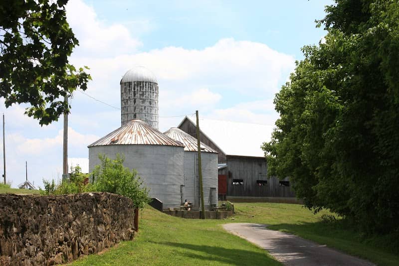 Homeplace on Green River - Image 1
