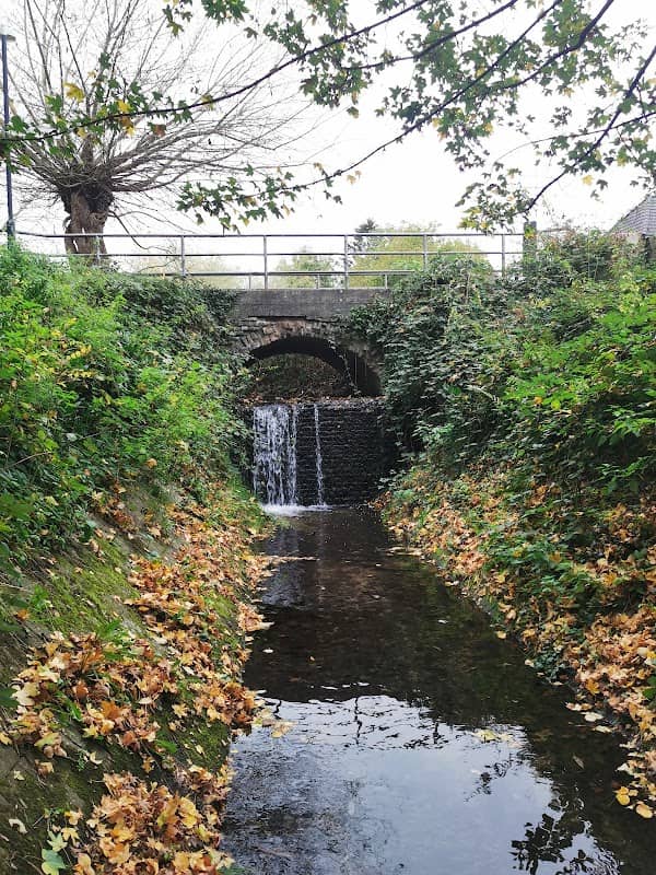 Brüner Wasserfall - Image 1