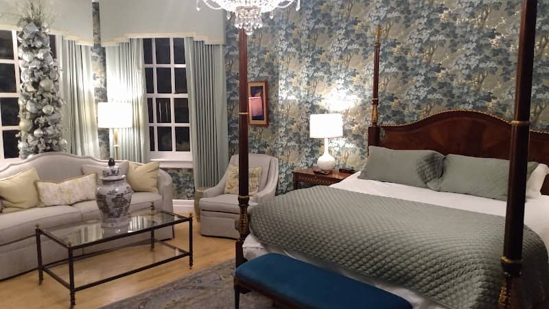 Allerton Mansion - Image 2