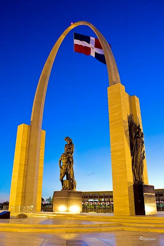 Plaza de la Bandera Republica Dominicana - Image 1